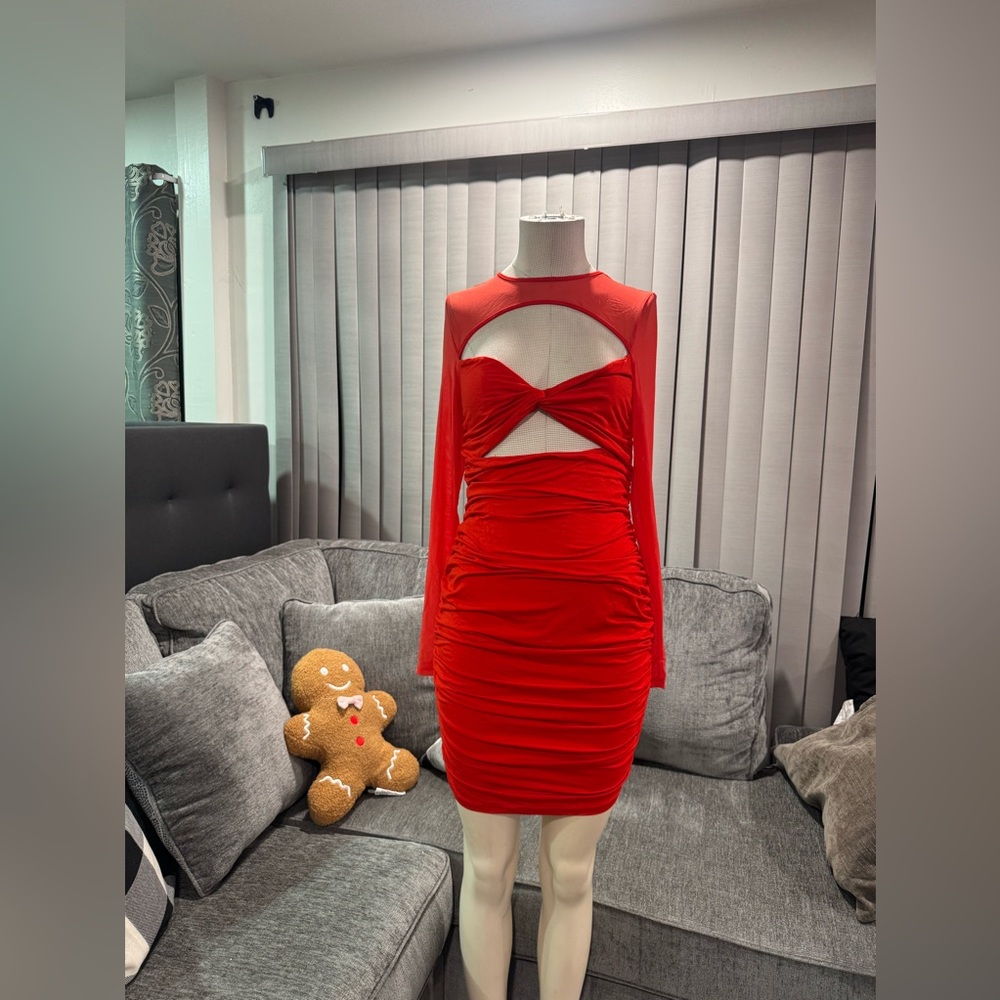 🍒BUNDLE 2 ITEMS FOR $8✨

🌸AMTIOUS doll house dress ✨